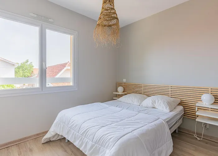 Casa vacanze Maison Mitoyenne Près De L'océan à - 6 Couchages, Terrasse, Parking - Fr-1-521-121 Biscarrosse-Plage